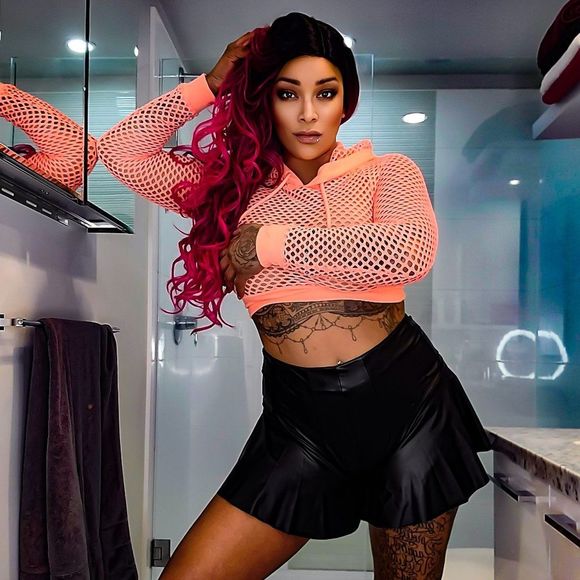 Wif ritual Other - Fushia fire 24" bodywave wig